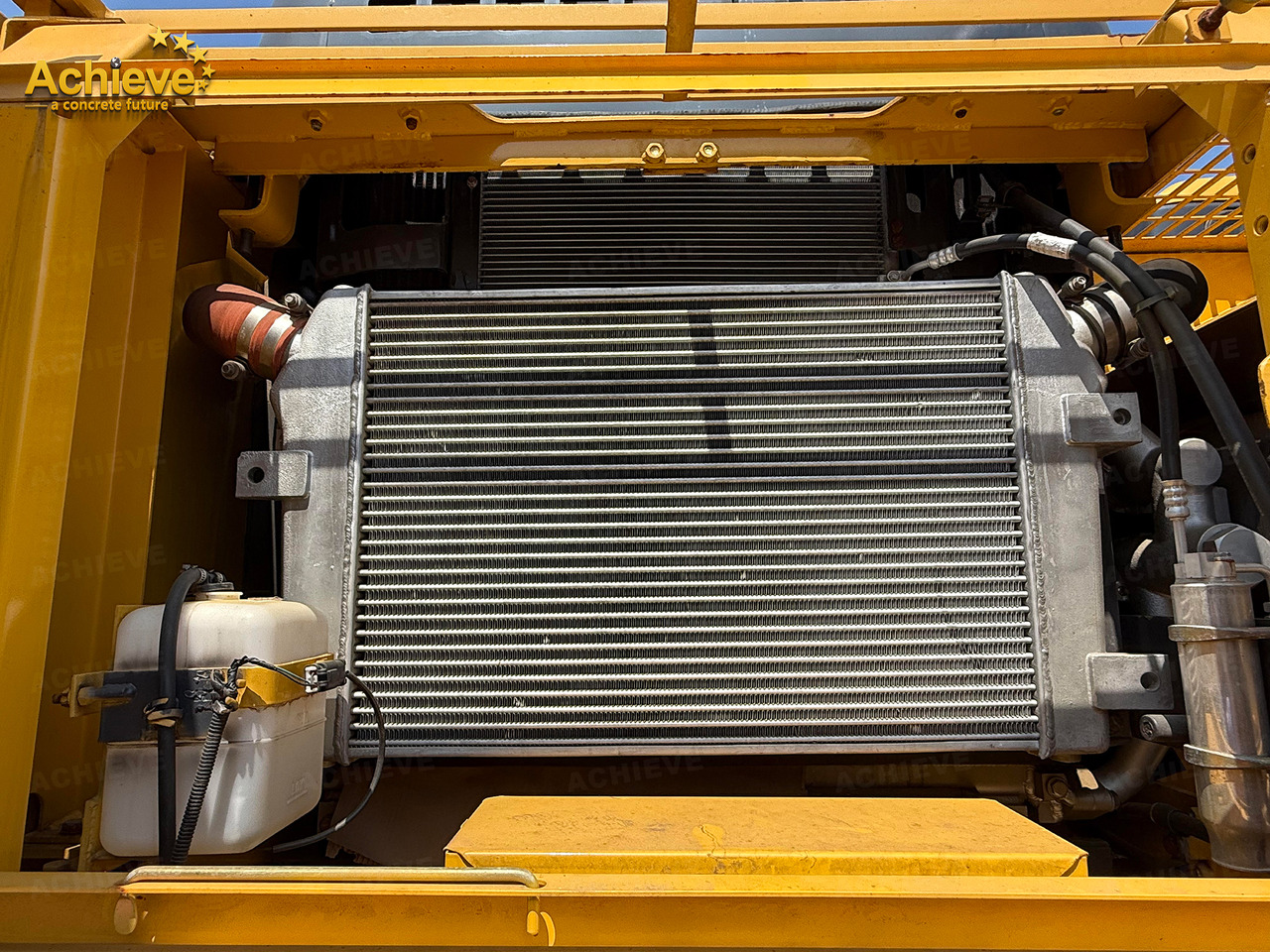 Lintekskavaator KOMATSU Remanufactured Komatsu PC360-7 excavator 1.6 m³  180/1900 kw/rpm  33000 kg  7380 mm  227 kN  Komatsu SAA6D114E  605 L【ACHIEVE】 TOP CONDITION!!!: pilt 24