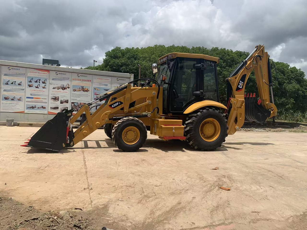 Caterpillar 420F, 420F2 Backhoe Loader with Telescopic Boom - Ekskavaator-laadur: pilt 1 Caterpillar 420F, 420F2 Backhoe Loader with Telescopic Boom - Ekskavaator-laadur: pilt 1