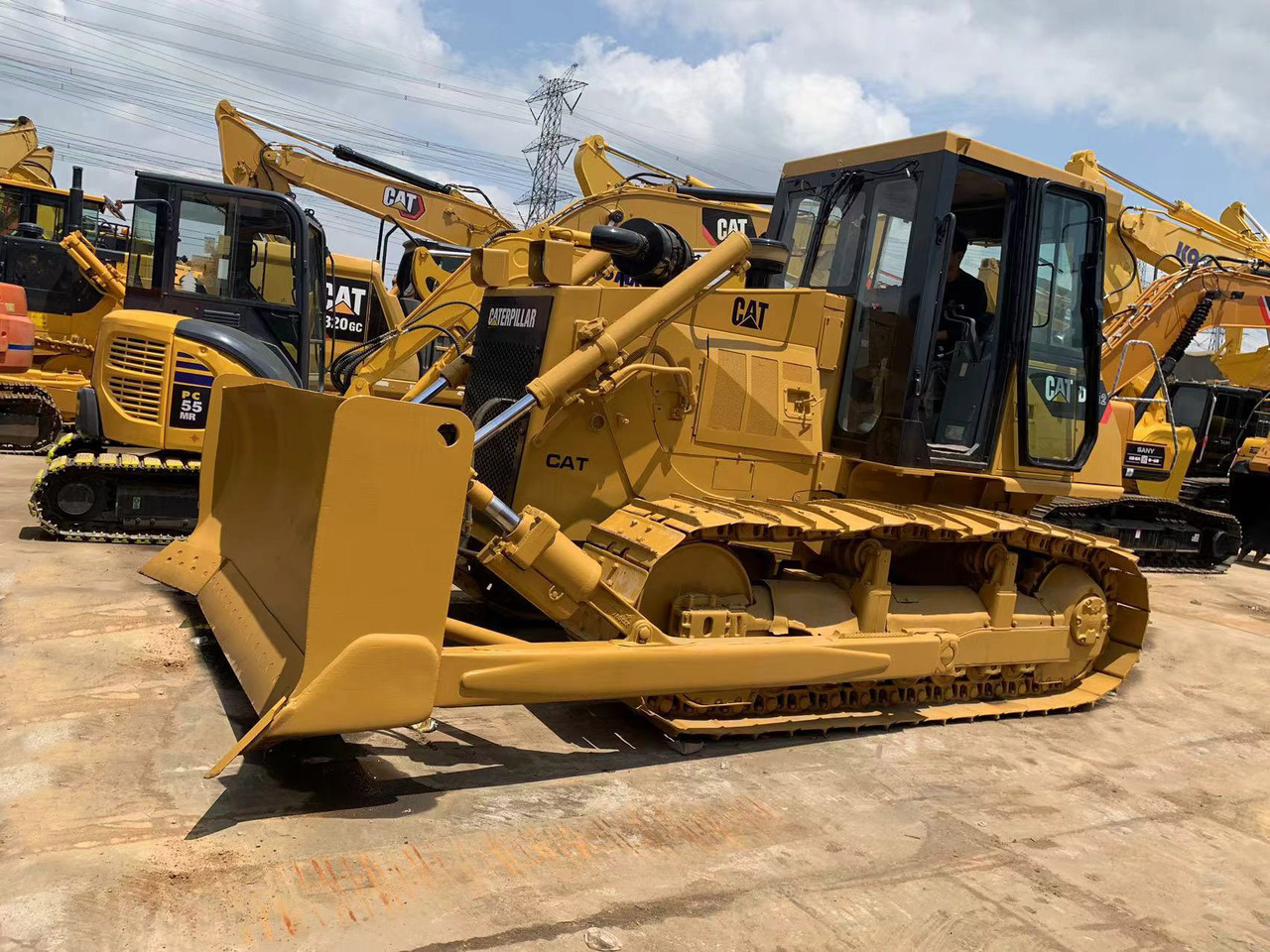 Caterpillar Bulldozer Used Condition CAT D6G, D6G2 Cheap Price - Buldooser: pilt 1 Caterpillar Bulldozer Used Condition CAT D6G, D6G2 Cheap Price - Buldooser: pilt 1