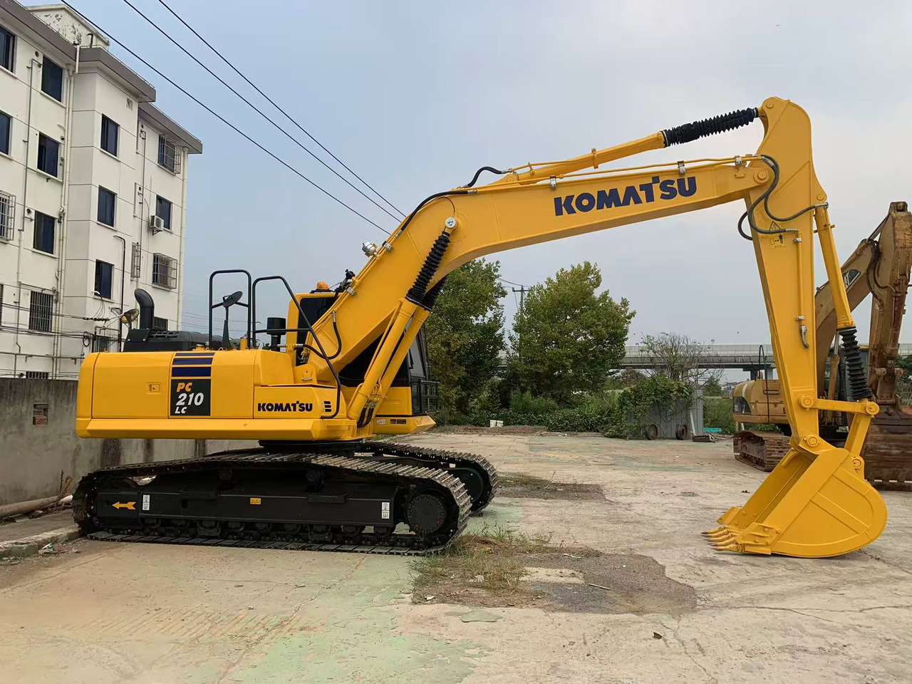 Komatsu Crawler Excavator PC210, PC200 Good Price Japan Excavator - Lintekskavaator: pilt 4 Komatsu Crawler Excavator PC210, PC200 Good Price Japan Excavator - Lintekskavaator: pilt 4