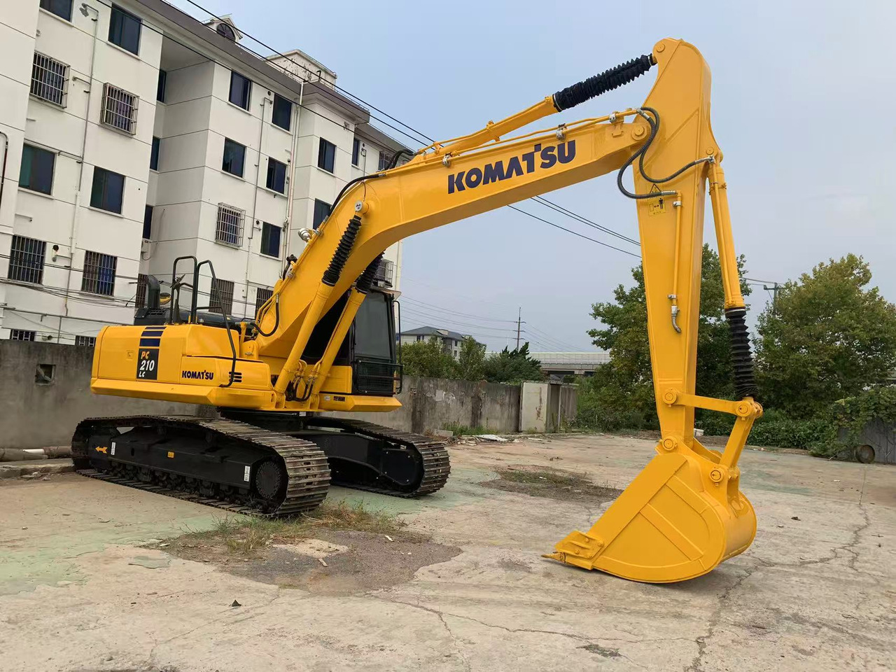 Komatsu Crawler Excavator PC210, PC200 Good Price Japan Excavator - Lintekskavaator: pilt 2 Komatsu Crawler Excavator PC210, PC200 Good Price Japan Excavator - Lintekskavaator: pilt 2
