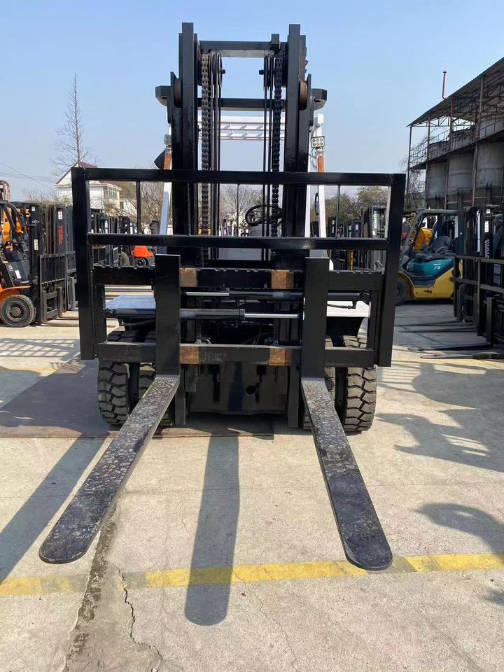 TCM 7 ton Diesel Forklift Used Condition FD70 Forklift Truck - Diiseltõstuk: pilt 5 TCM 7 ton Diesel Forklift Used Condition FD70 Forklift Truck - Diiseltõstuk: pilt 5