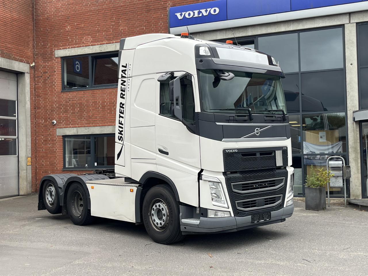 Volvo FH 500TC 6x2 - Sadulveok: pilt 1 Volvo FH 500TC 6x2 - Sadulveok: pilt 1