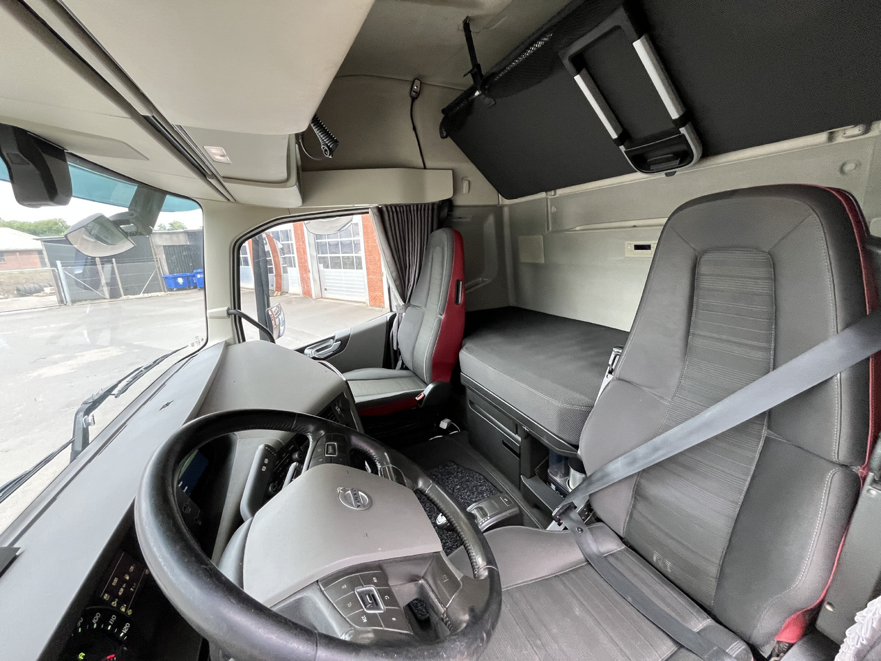 Volvo FH 500TC 6x2 - Sadulveok: pilt 5 Volvo FH 500TC 6x2 - Sadulveok: pilt 5