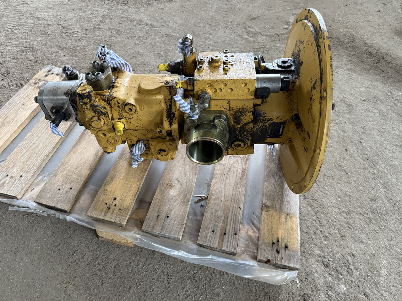 CATERPILLAR M313C - Hüdrauliline pump - Ratastel ekskavaator: pilt 5 CATERPILLAR M313C - Hüdrauliline pump - Ratastel ekskavaator: pilt 5
