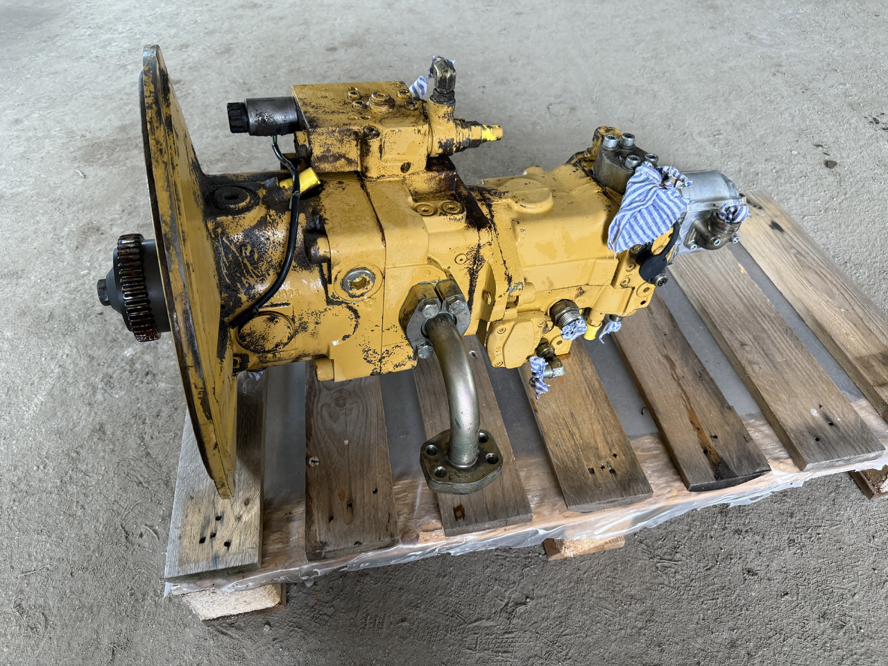 CATERPILLAR M313C - Hüdrauliline pump - Ratastel ekskavaator: pilt 1 CATERPILLAR M313C - Hüdrauliline pump - Ratastel ekskavaator: pilt 1