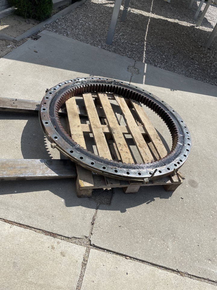 LIEBHERR R906 - Pöördrõngas - Ekskavaator: pilt 1 LIEBHERR R906 - Pöördrõngas - Ekskavaator: pilt 1