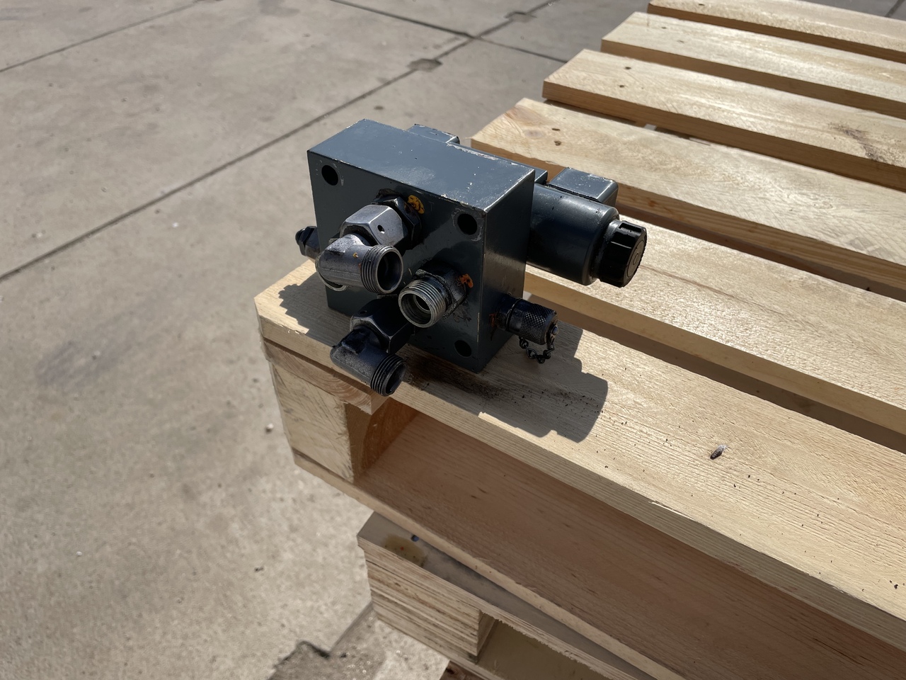 LIEBHERR R906 - Hüdrauliline klapp: pilt 4 LIEBHERR R906 - Hüdrauliline klapp: pilt 4