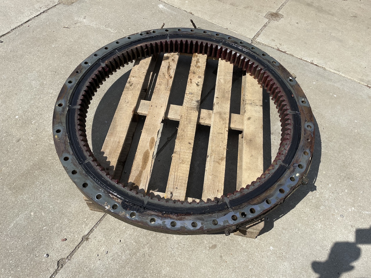 LIEBHERR R906 - Pöördrõngas - Ekskavaator: pilt 4 LIEBHERR R906 - Pöördrõngas - Ekskavaator: pilt 4