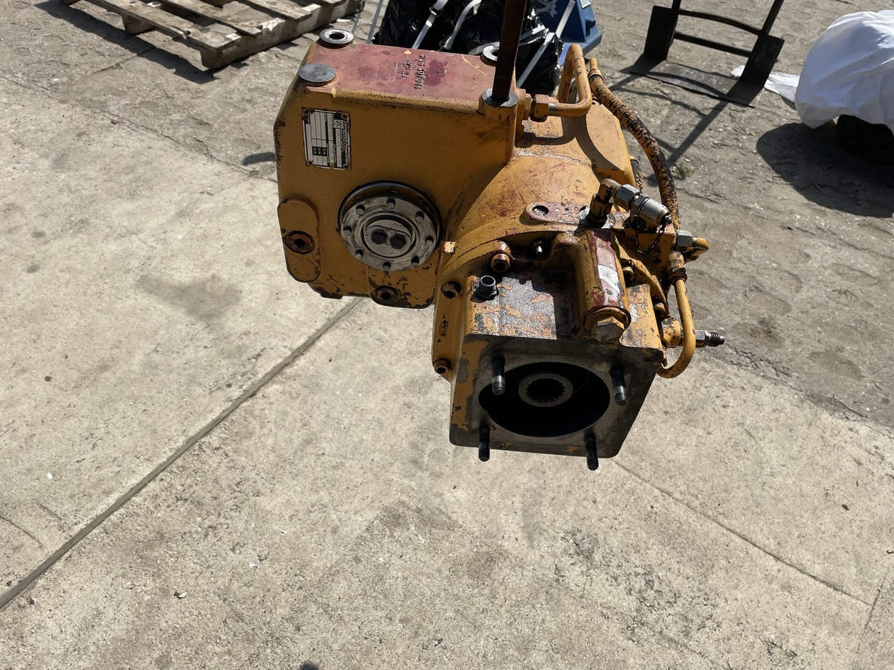 ZF 2HL-100 Z koparki LIEBHERR - Käigukast: pilt 1 ZF 2HL-100 Z koparki LIEBHERR - Käigukast: pilt 1