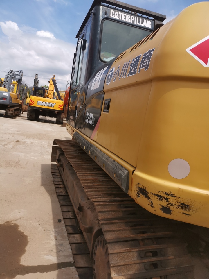 Caterpillar 323D - Lintekskavaator: pilt 4 Caterpillar 323D - Lintekskavaator: pilt 4