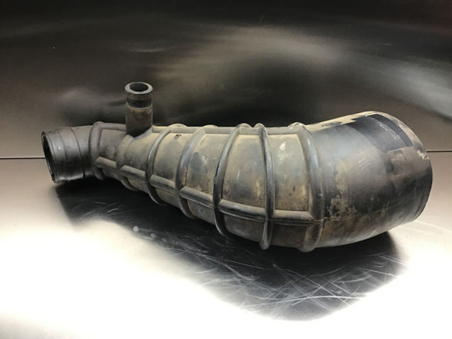Liebherr Air Filter Hose - Õhutoru: pilt 1 Liebherr Air Filter Hose - Õhutoru: pilt 1
