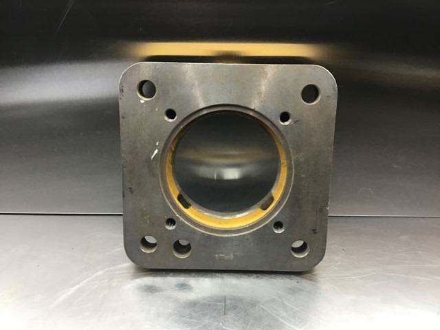 Liebherr Bearing Flance - Vedrustus: pilt 1 Liebherr Bearing Flance - Vedrustus: pilt 1