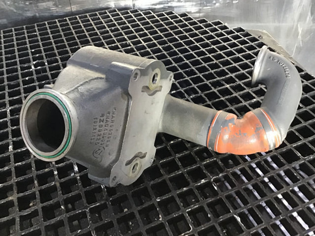 Liebherr Charge Air Cooler - Õhutoru: pilt 3 Liebherr Charge Air Cooler - Õhutoru: pilt 3