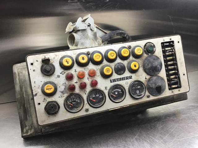 Liebherr Console - Armatuurlaud: pilt 2 Liebherr Console - Armatuurlaud: pilt 2