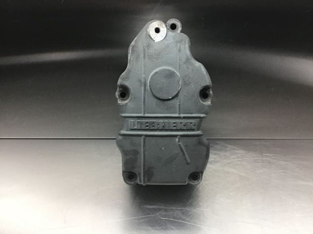 Liebherr Cylinderhead Cover - Mootor ja varuosad: pilt 1 Liebherr Cylinderhead Cover - Mootor ja varuosad: pilt 1
