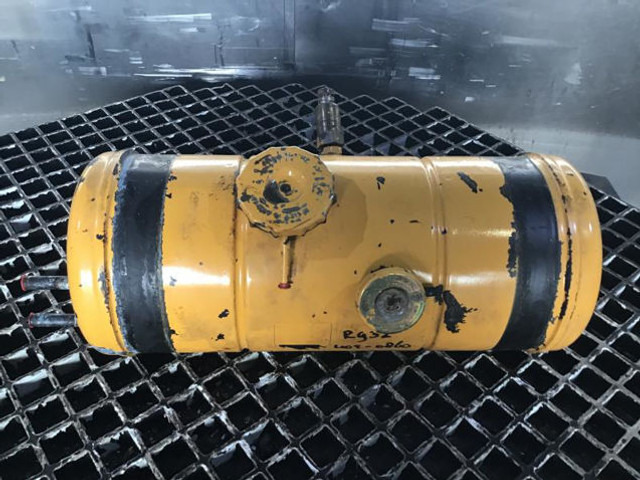 Liebherr Equalizing Reservoir - Paisupaak: pilt 2 Liebherr Equalizing Reservoir - Paisupaak: pilt 2