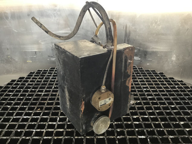 Liebherr Equalizing Reservoir - Paisupaak: pilt 1 Liebherr Equalizing Reservoir - Paisupaak: pilt 1