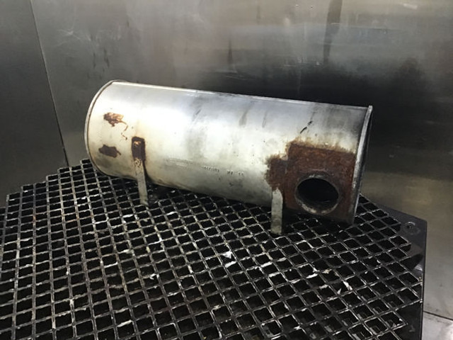 Liebherr Exhaust Silencer - Summuti: pilt 1 Liebherr Exhaust Silencer - Summuti: pilt 1