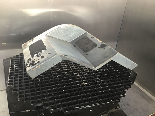 Liebherr Fender - Pealisehitus ja välispind: pilt 1 Liebherr Fender - Pealisehitus ja välispind: pilt 1