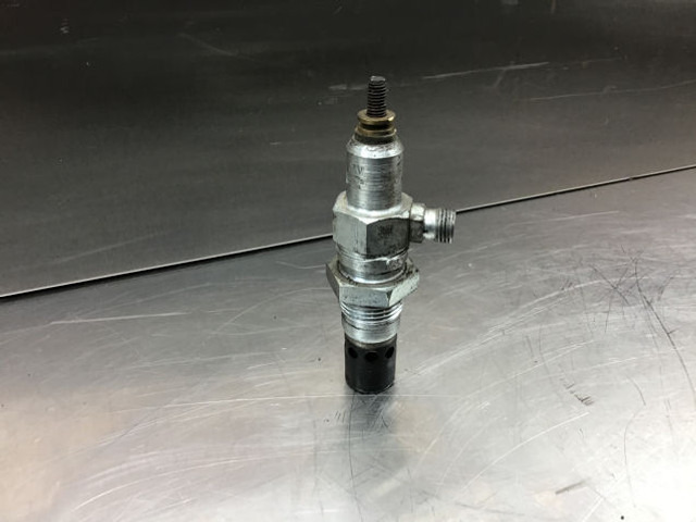 Liebherr Flame Glow Plug - Kütusepump: pilt 1 Liebherr Flame Glow Plug - Kütusepump: pilt 1
