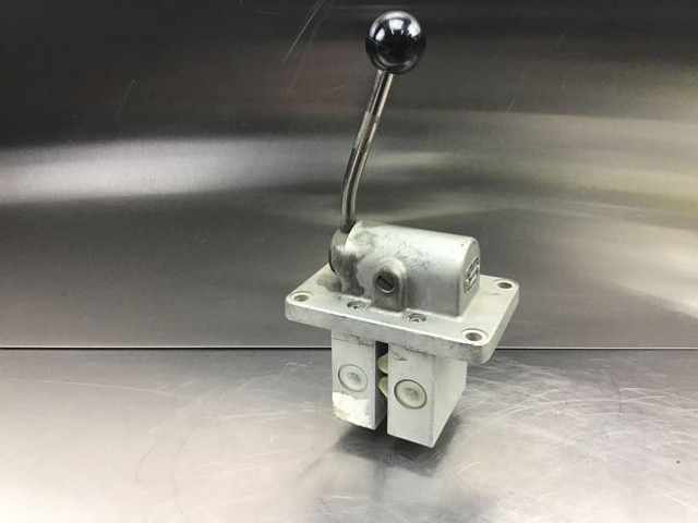 Liebherr Handbrake Valve - Klapp: pilt 5 Liebherr Handbrake Valve - Klapp: pilt 5