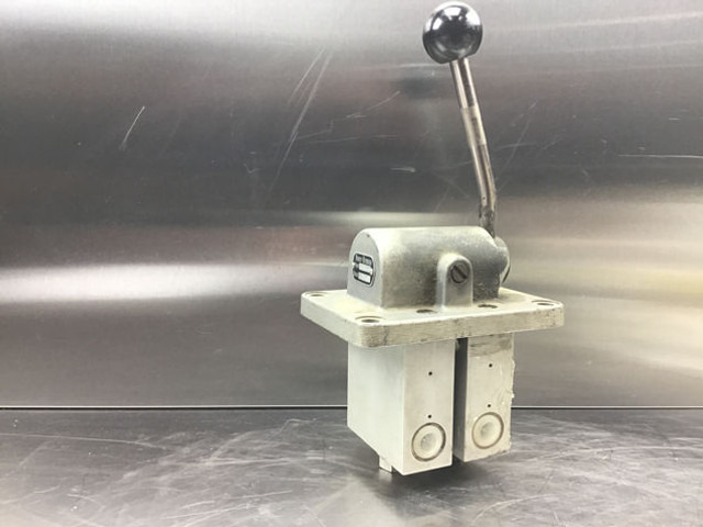 Liebherr Handbrake Valve - Klapp: pilt 2 Liebherr Handbrake Valve - Klapp: pilt 2