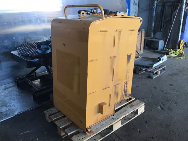 Liebherr Hydraulic Tank - Hüdrauliline paak: pilt 5 Liebherr Hydraulic Tank - Hüdrauliline paak: pilt 5