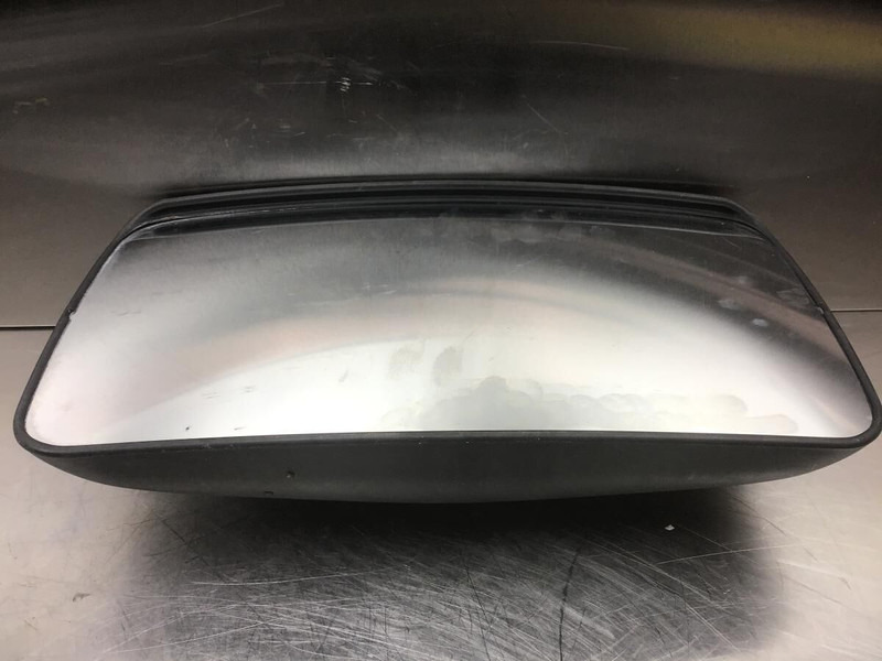 Liebherr L550 / L556 / L566 / L576 / L580 - Tahavaatepeegel: pilt 2 Liebherr L550 / L556 / L566 / L576 / L580 - Tahavaatepeegel: pilt 2