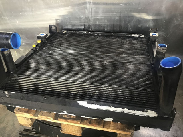 Liebherr Oil Cooler - Radiaator: pilt 1 Liebherr Oil Cooler - Radiaator: pilt 1