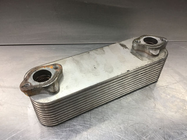 Liebherr Oil Cooler - Õlijahuti: pilt 1 Liebherr Oil Cooler - Õlijahuti: pilt 1