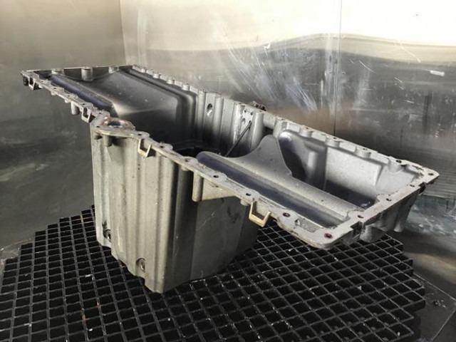 Liebherr Oil Sump - Karter: pilt 1 Liebherr Oil Sump - Karter: pilt 1