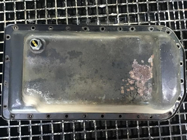 Liebherr Oil Sump - Karter: pilt 3 Liebherr Oil Sump - Karter: pilt 3