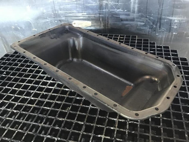 Liebherr Oil Sump - Karter: pilt 2 Liebherr Oil Sump - Karter: pilt 2