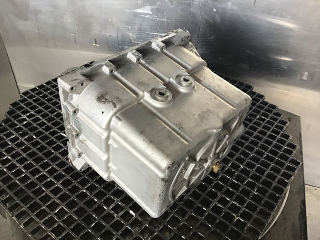 Liebherr Oil Sump - Karter: pilt 2 Liebherr Oil Sump - Karter: pilt 2