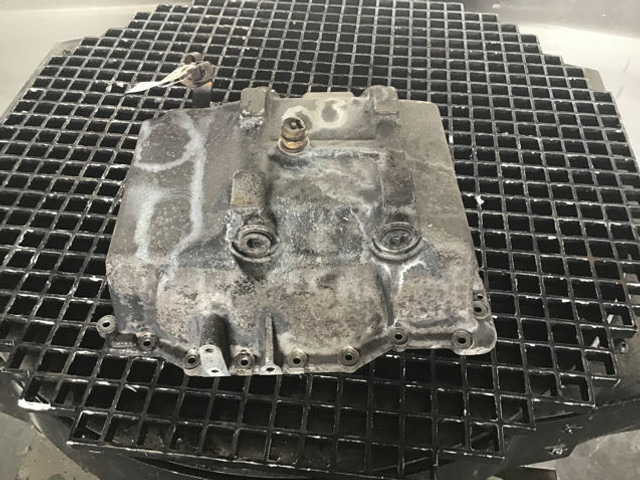 Liebherr Oil Sump - Karter: pilt 4 Liebherr Oil Sump - Karter: pilt 4