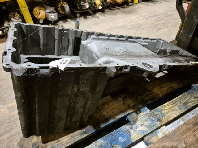 Liebherr Oil Sump - Karter: pilt 5 Liebherr Oil Sump - Karter: pilt 5