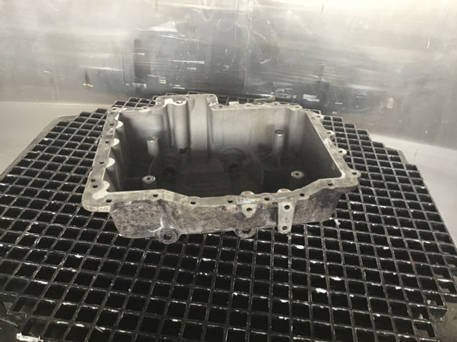 Liebherr Oil Sump - Karter: pilt 1 Liebherr Oil Sump - Karter: pilt 1