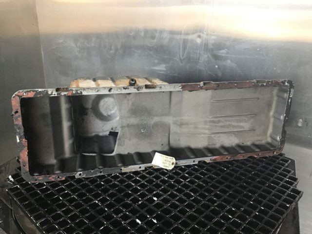Liebherr Oil Sump - Karter: pilt 2 Liebherr Oil Sump - Karter: pilt 2