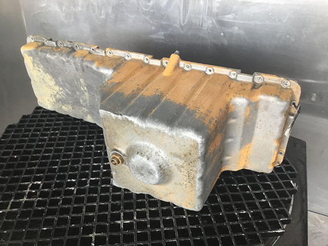Liebherr Oil Sump - Karter: pilt 1 Liebherr Oil Sump - Karter: pilt 1