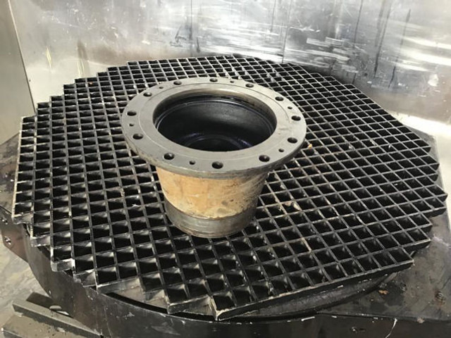 Liebherr Output Shaft Housing - Rumm: pilt 5 Liebherr Output Shaft Housing - Rumm: pilt 5