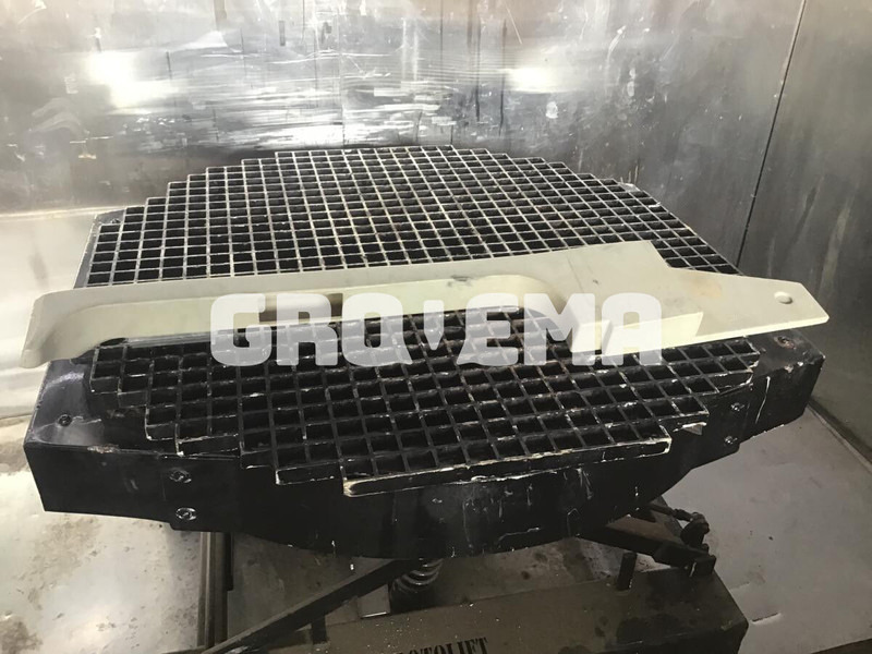 Liebherr R914STD / R914HDSL / R914B / R914 EW / R904 / R924 B / R934 / R934B / R954B / R964B / R974B / R974 - Õhutoru: pilt 3 Liebherr R914STD / R914HDSL / R914B / R914 EW / R904 / R924 B / R934 / R934B / R954B / R964B / R974B / R974 - Õhutoru: pilt 3