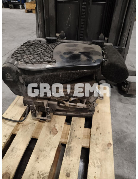 Liebherr R926 COMP / R946 LC / R946 LC-V / R946 NLC / R946 S-HD / R950 / R950 LC-V / R950 S-HD / R922 LC / R926 LC / R920 LC / R920 NLC / - Iste: pilt 2 Liebherr R926 COMP / R946 LC / R946 LC-V / R946 NLC / R946 S-HD / R950 / R950 LC-V / R950 S-HD / R922 LC / R926 LC / R920 LC / R920 NLC / - Iste: pilt 2