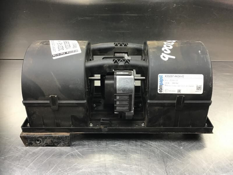 Liebherr R946 LC / R946 NLC / R956 / R976 / R926 LC / R920 / R920 LC - Salongiventilaator: pilt 1 Liebherr R946 LC / R946 NLC / R956 / R976 / R926 LC / R920 / R920 LC - Salongiventilaator: pilt 1