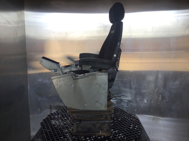 Liebherr Seating - Iste: pilt 2 Liebherr Seating - Iste: pilt 2