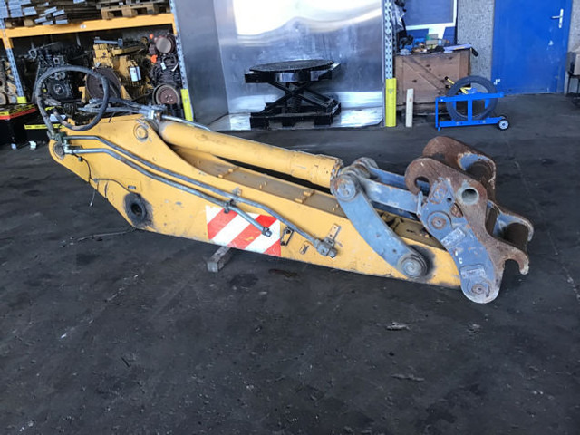 Liebherr Stick 2,4 M - Pealisehitus ja välispind: pilt 2 Liebherr Stick 2,4 M - Pealisehitus ja välispind: pilt 2