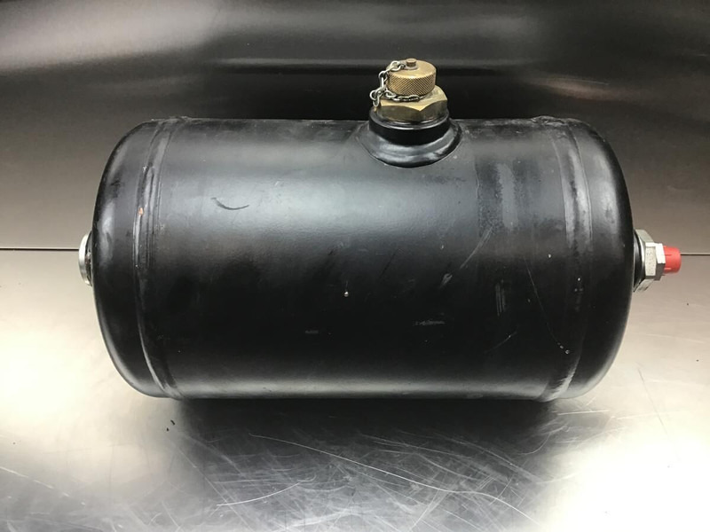 Liebherr Tank - Hüdrauliline paak: pilt 1 Liebherr Tank - Hüdrauliline paak: pilt 1