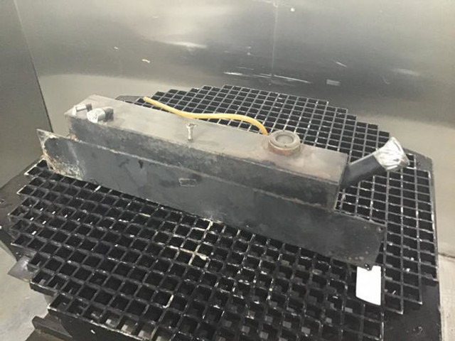 Varuosa Liebherr Equalizing Reservoir: pilt 9