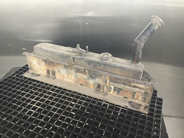 Varuosa Liebherr Equalizing Reservoir: pilt 6