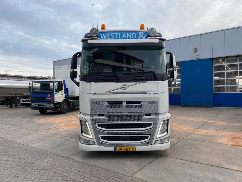 Volvo FH 13.460 Globetrotter / Mega / Retarder / 2x Tank / Full Air - Sadulveok: pilt 2 Volvo FH 13.460 Globetrotter / Mega / Retarder / 2x Tank / Full Air - Sadulveok: pilt 2
